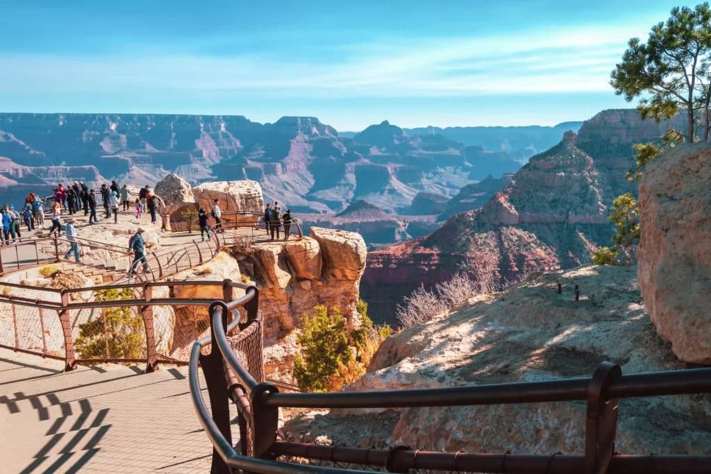 Overlook on Grand Canyon Helicopter Tour